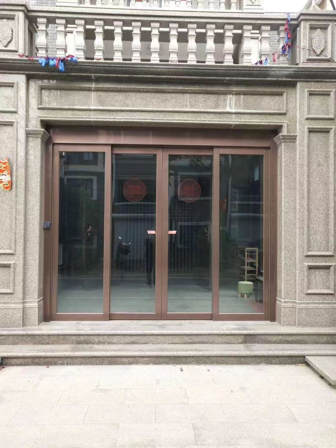 溧阳市玻璃伸缩门